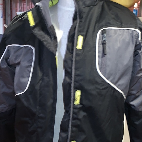 Coats - Picture 8 of 11